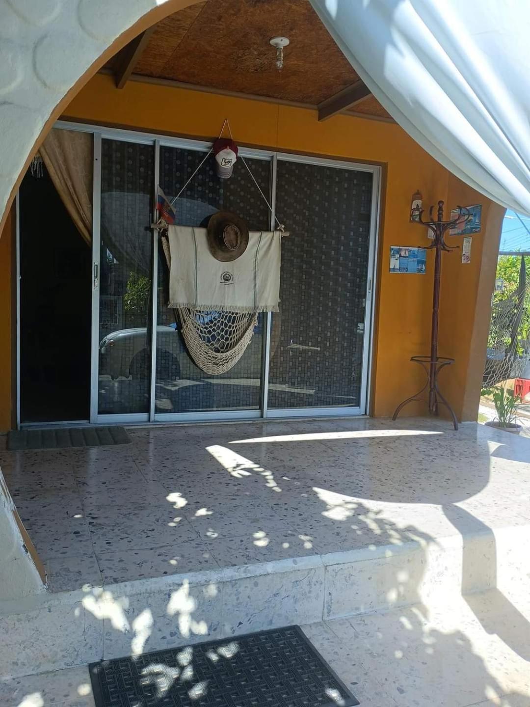 Aruba Backpackers Apartment Oranjestad Exterior photo